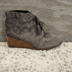 Dr. Scholl's SZ 8 Dakota Gray 2.25" Wedge Closed Almond Toe Tassel Laces Bootie